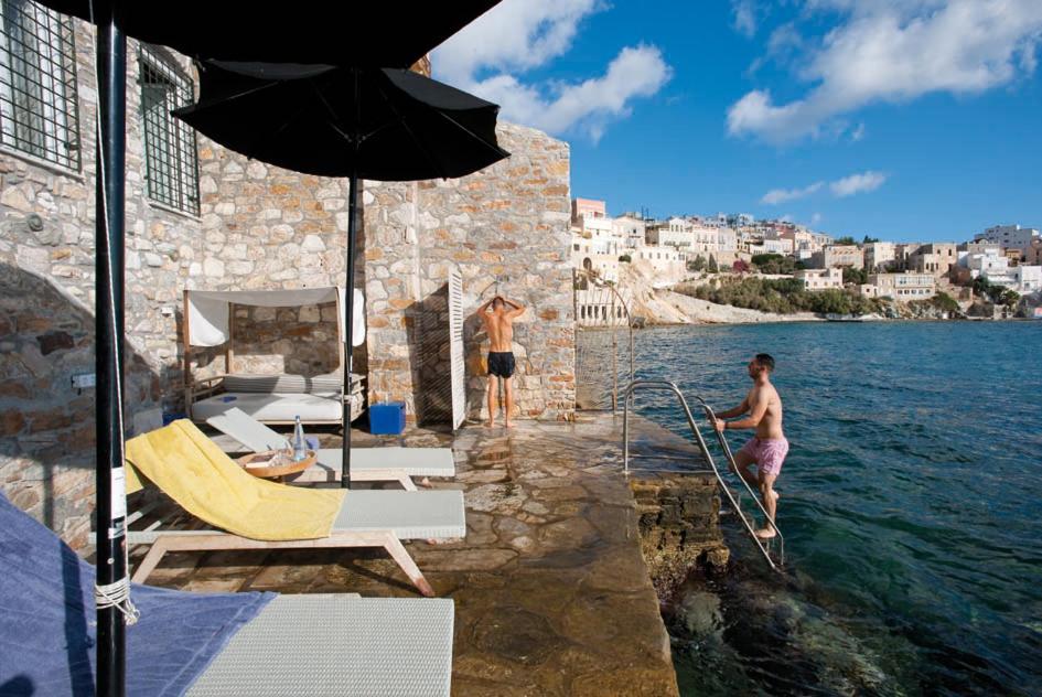 Hotel Ploes Ermupoli Exteriér fotografie