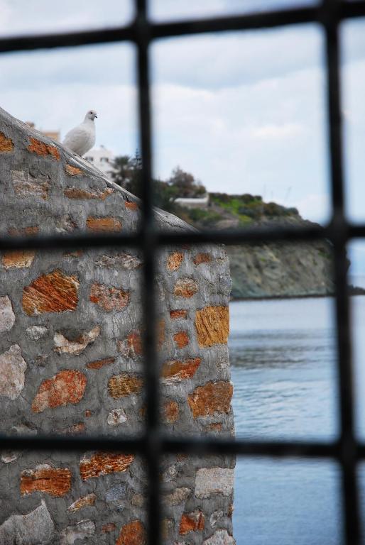 Hotel Ploes Ermupoli Pokoj fotografie