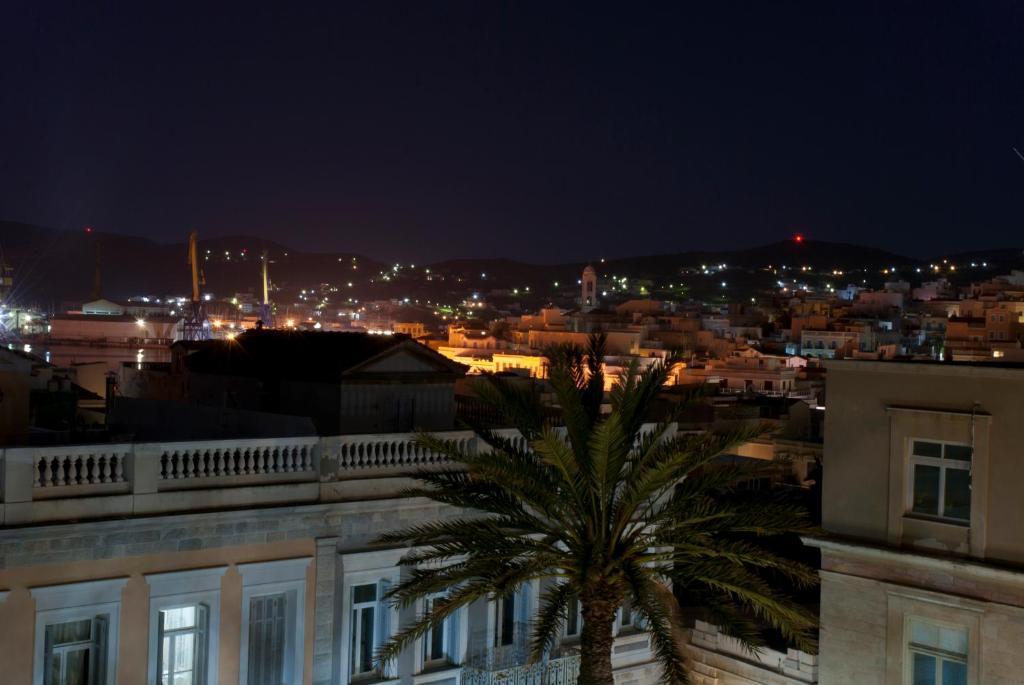 Hotel Ploes Ermupoli Pokoj fotografie
