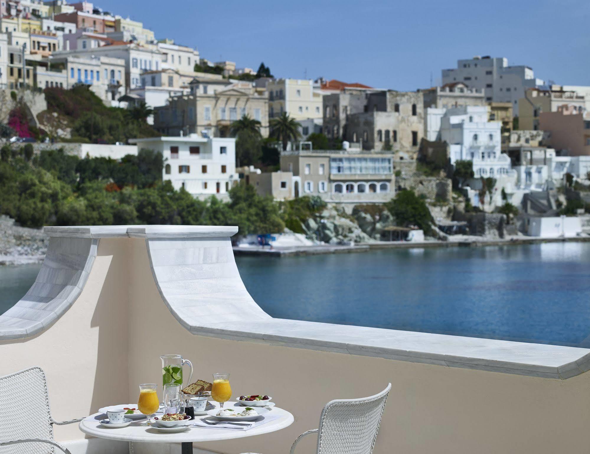 Hotel Ploes Ermupoli Exteriér fotografie