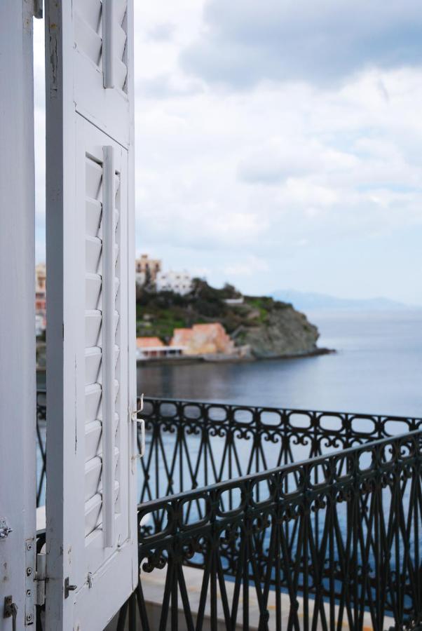 Hotel Ploes Ermupoli Pokoj fotografie